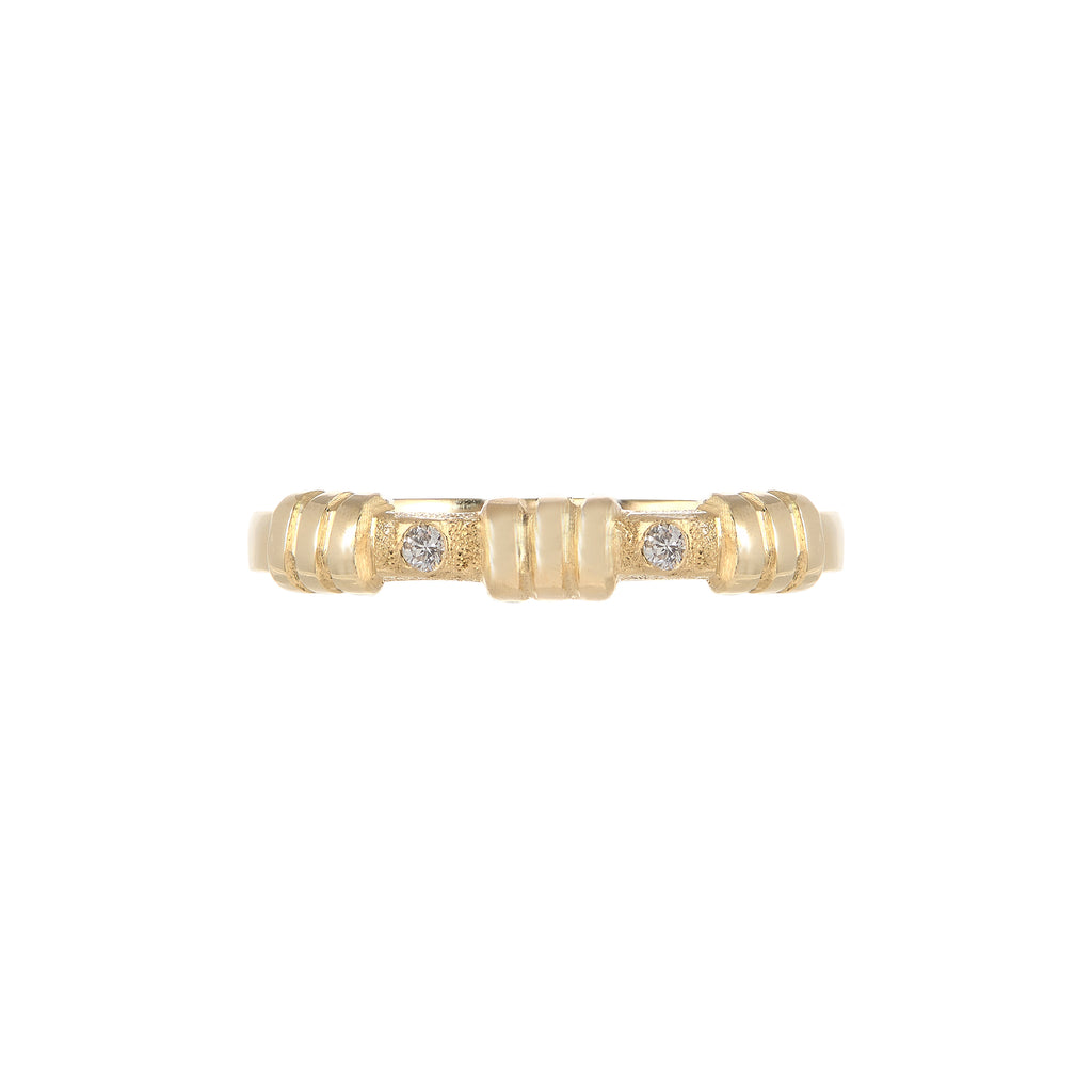 Zarina golden ring with diamond & sapphire hotsell